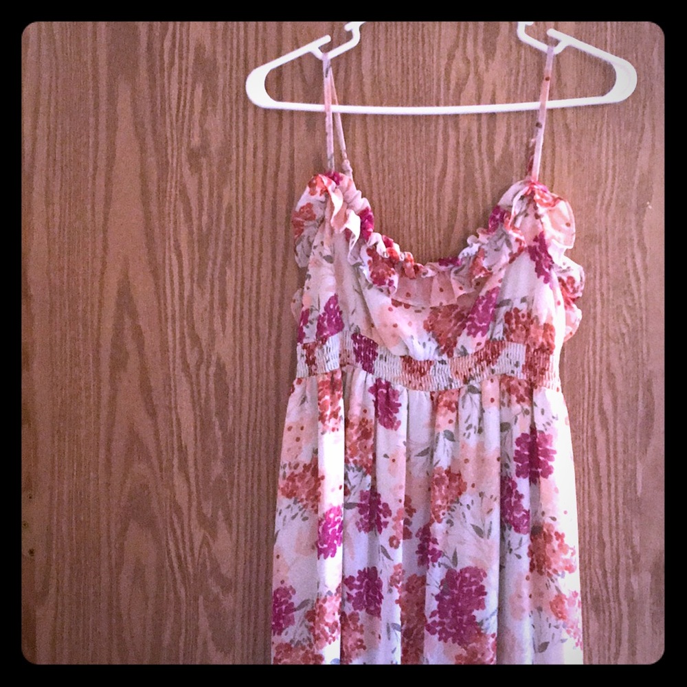 EUC Elle Maxi dress